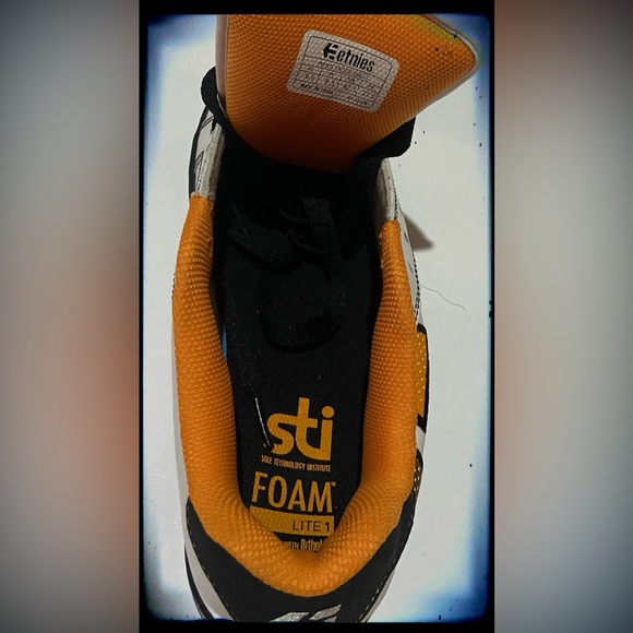 NEW/UNUSED!Etnies skater sneakers, white orange and black.Men’s US size 9.5 - Picture 3 of 4